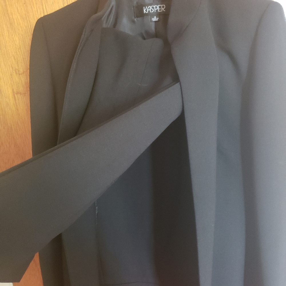 Interview Suit - Picture 4 of 4